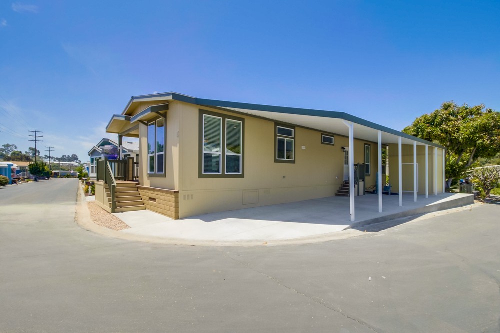 Virtual tour photo 4 of 35 for 1951 47th St #74