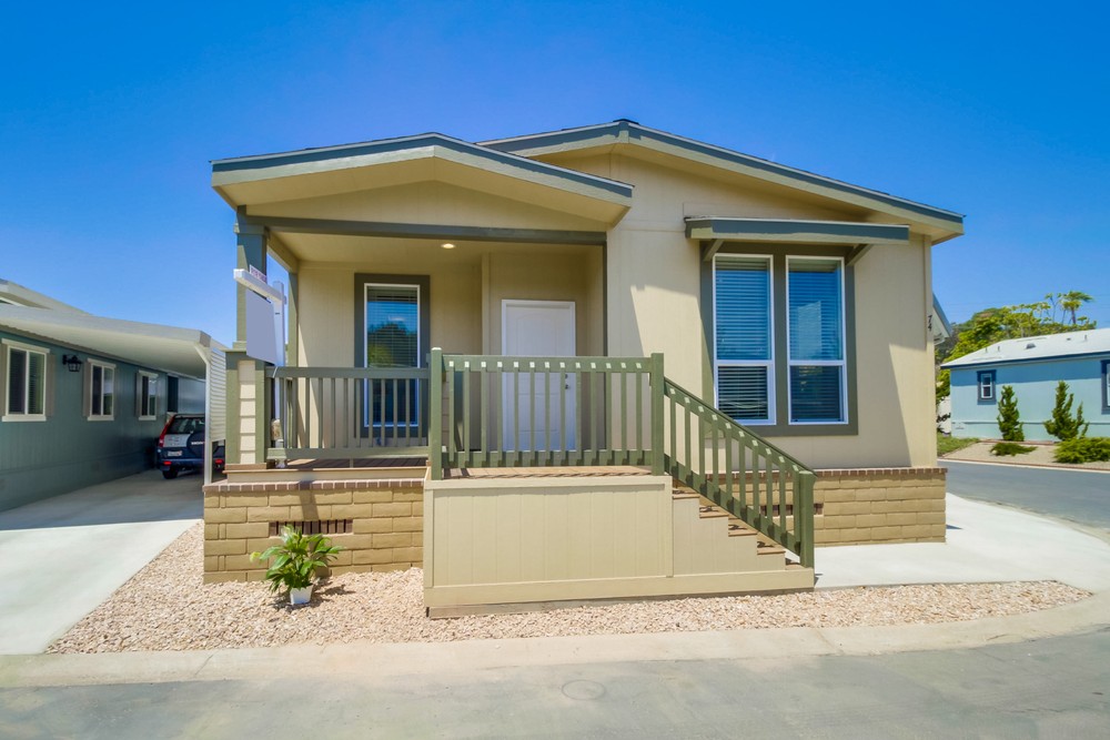 Virtual tour photo 5 of 35 for 1951 47th St #74