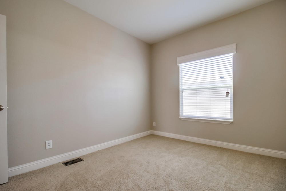 Virtual tour photo 32 of 35 for 1951 47th St #74