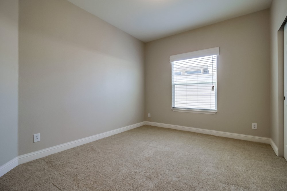 Virtual tour photo 33 of 35 for 1951 47th St #74