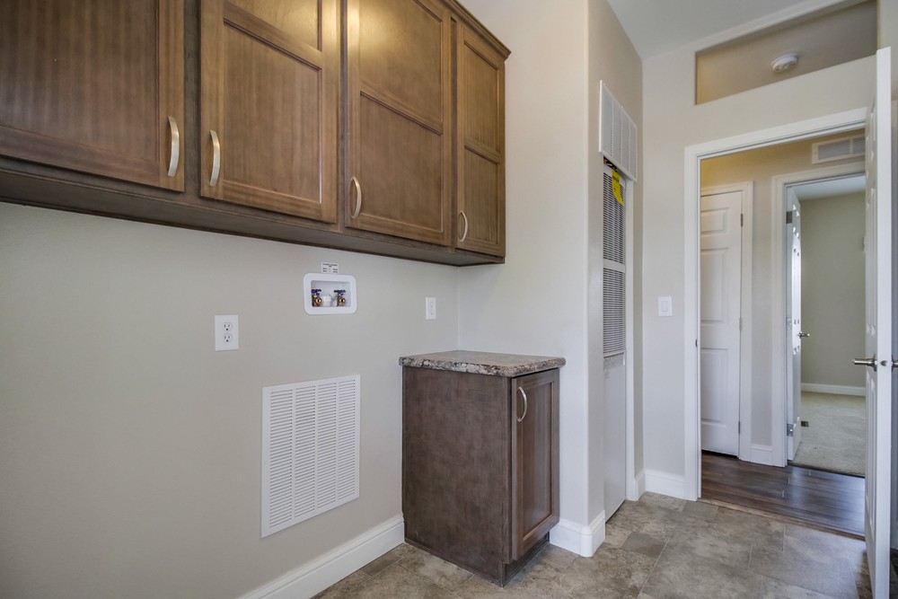 Virtual tour photo 36 of 35 for 1951 47th St #74