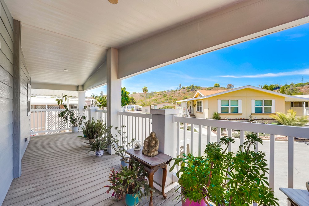 Virtual tour photo 5 of 46 for 1951 47th St SPC 103