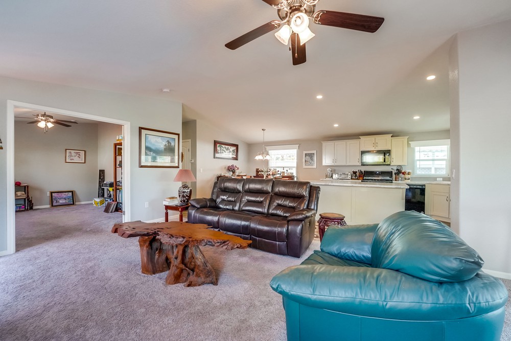 Virtual tour photo 12 of 46 for 1951 47th St SPC 103