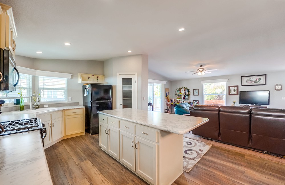 Virtual tour photo 19 of 46 for 1951 47th St SPC 103