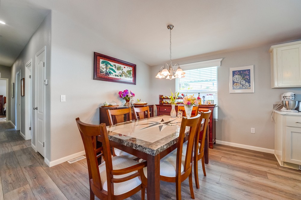 Virtual tour photo 22 of 46 for 1951 47th St SPC 103