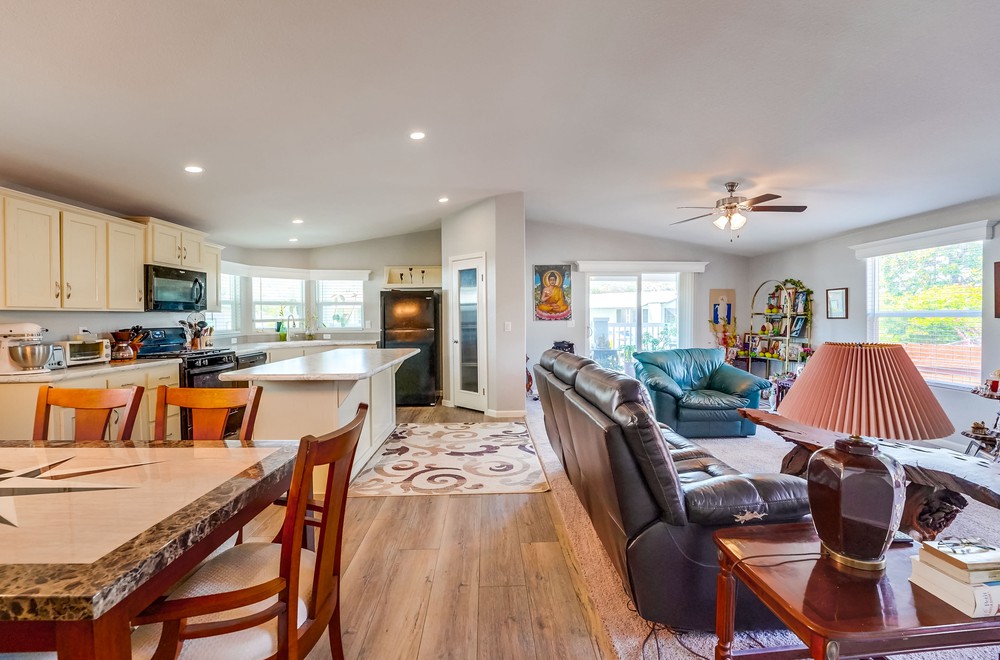 Virtual tour photo 26 of 46 for 1951 47th St SPC 103