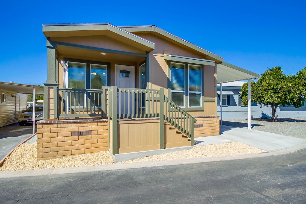 Virtual tour photo 3 of 39 for 1951 47th St SPC 123