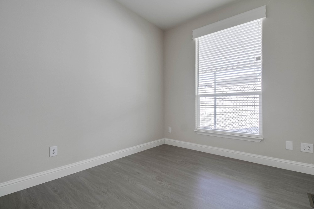 Virtual tour photo 28 of 39 for 1951 47th St SPC 123