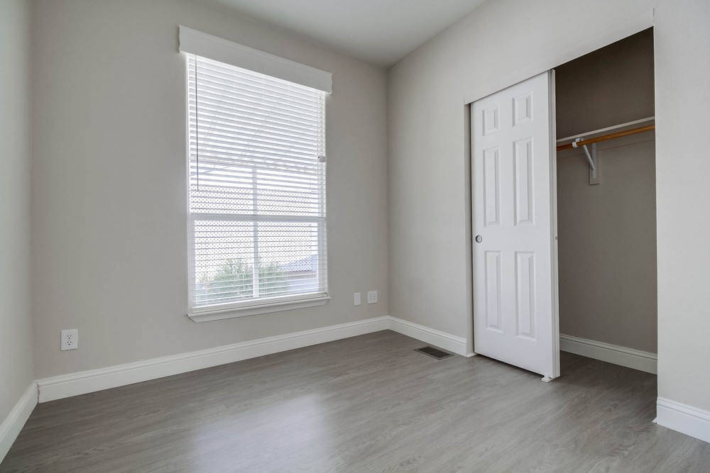 Virtual tour photo 29 of 39 for 1951 47th St SPC 123
