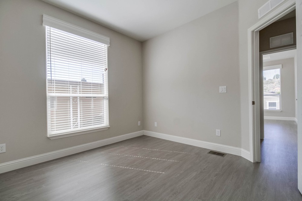 Virtual tour photo 33 of 39 for 1951 47th St SPC 123