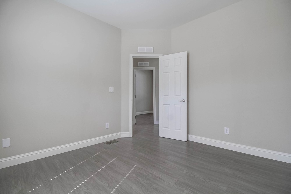 Virtual tour photo 34 of 39 for 1951 47th St SPC 123