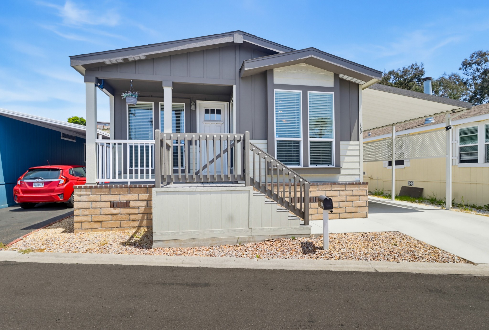 Virtual tour photo 3 of 38 for 1951 47th St Spc 129