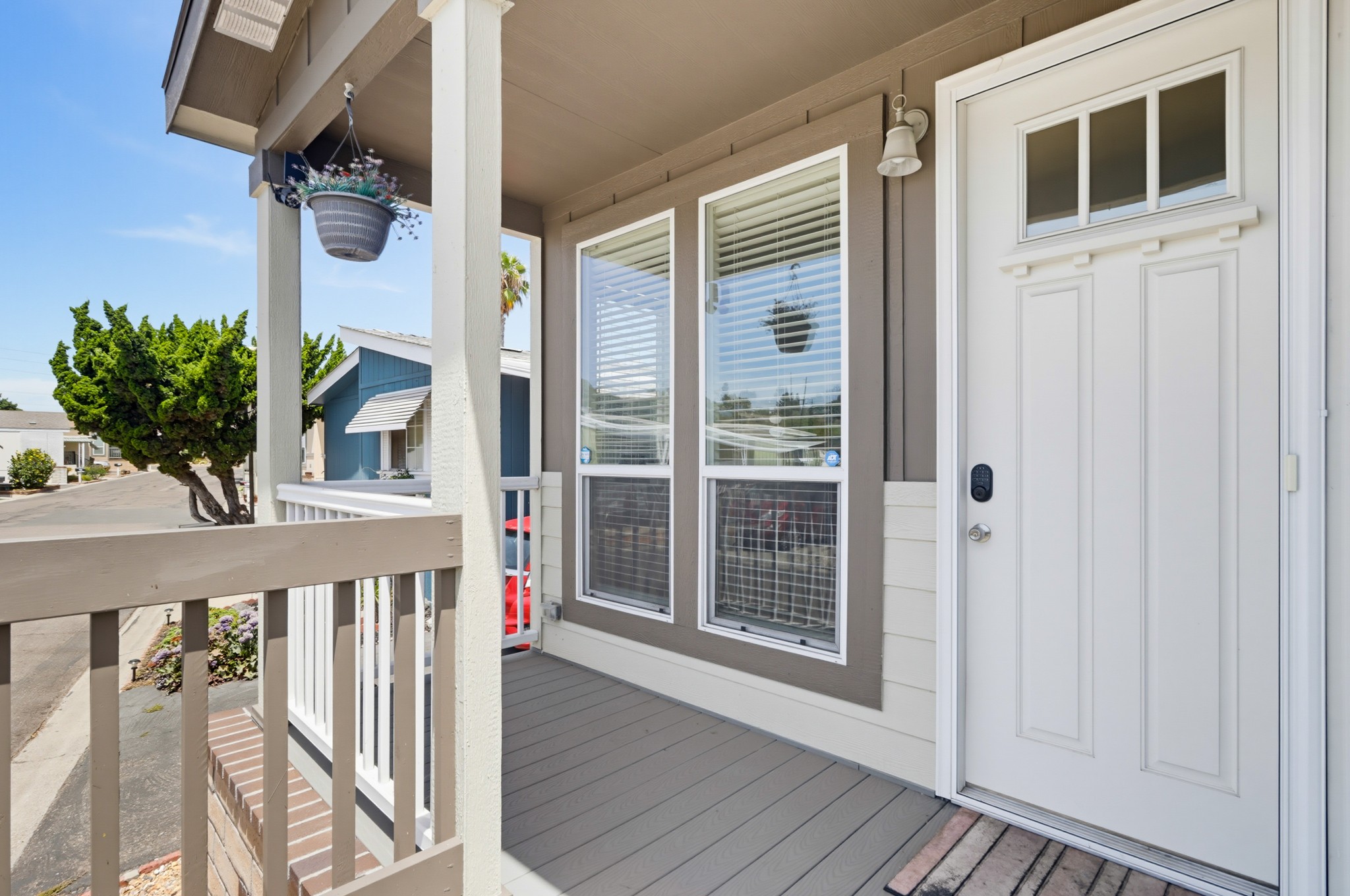 Virtual tour photo 7 of 38 for 1951 47th St Spc 129