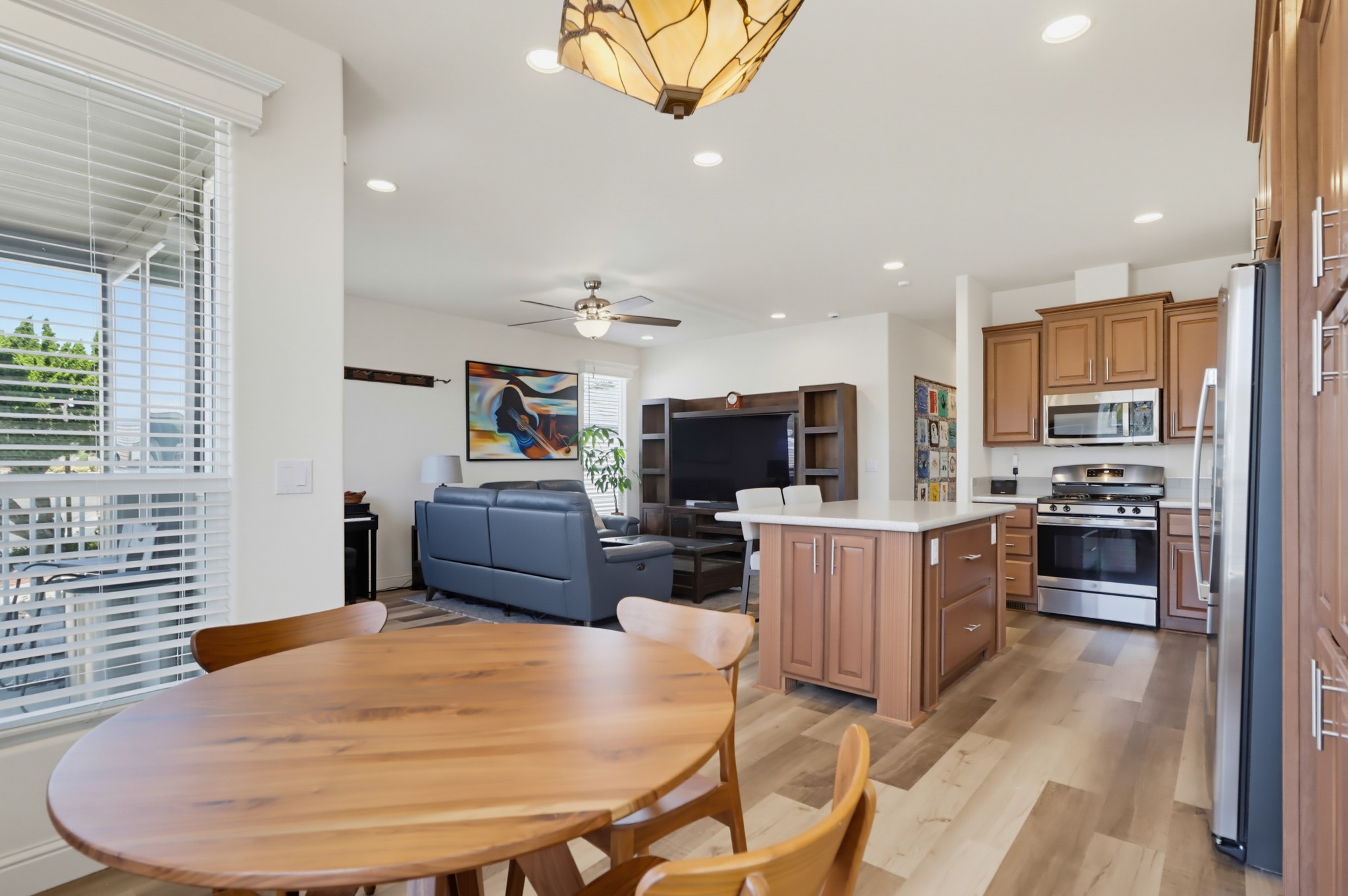 Virtual tour photo 14 of 38 for 1951 47th St Spc 129