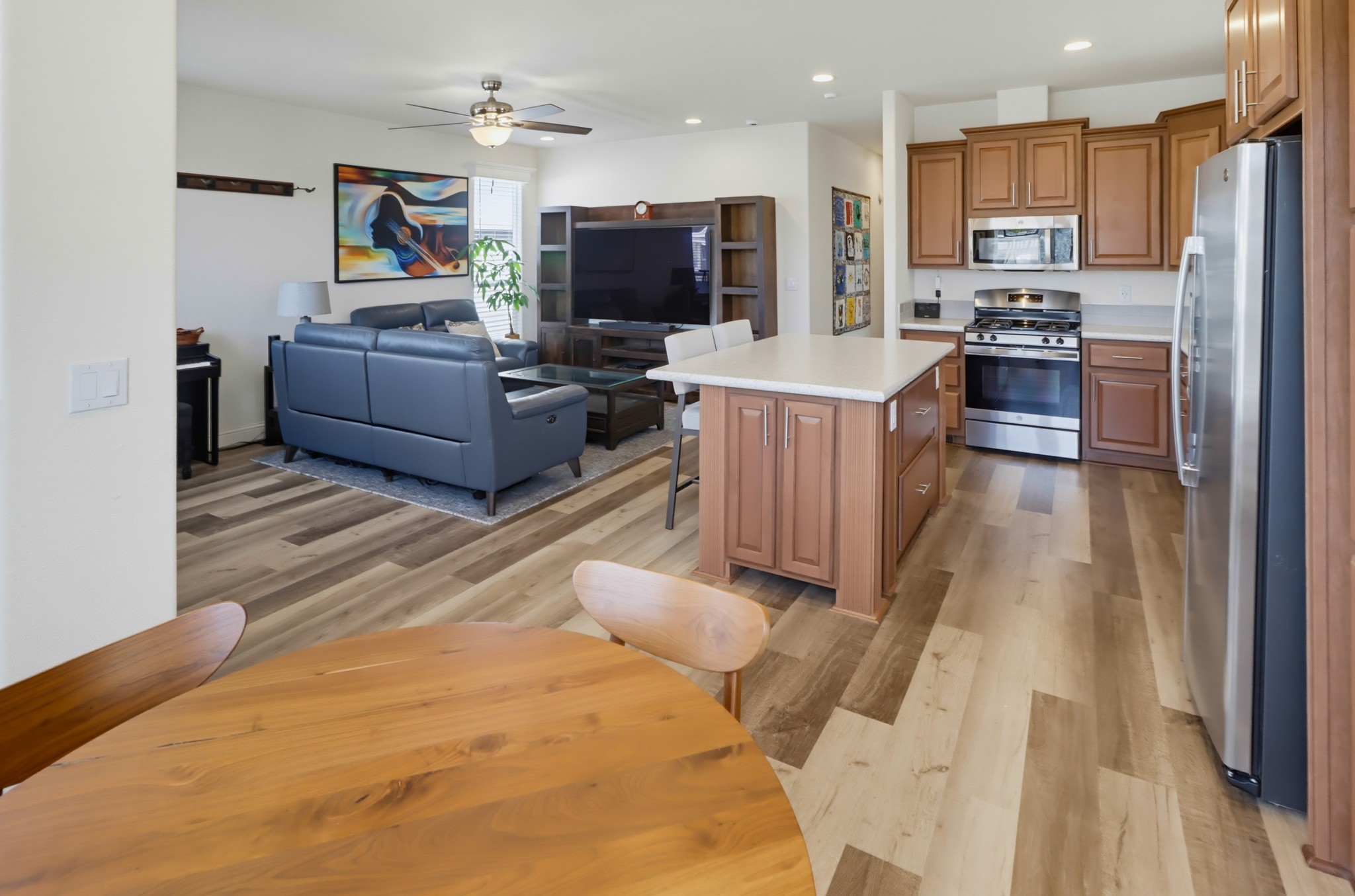 Virtual tour photo 15 of 38 for 1951 47th St Spc 129