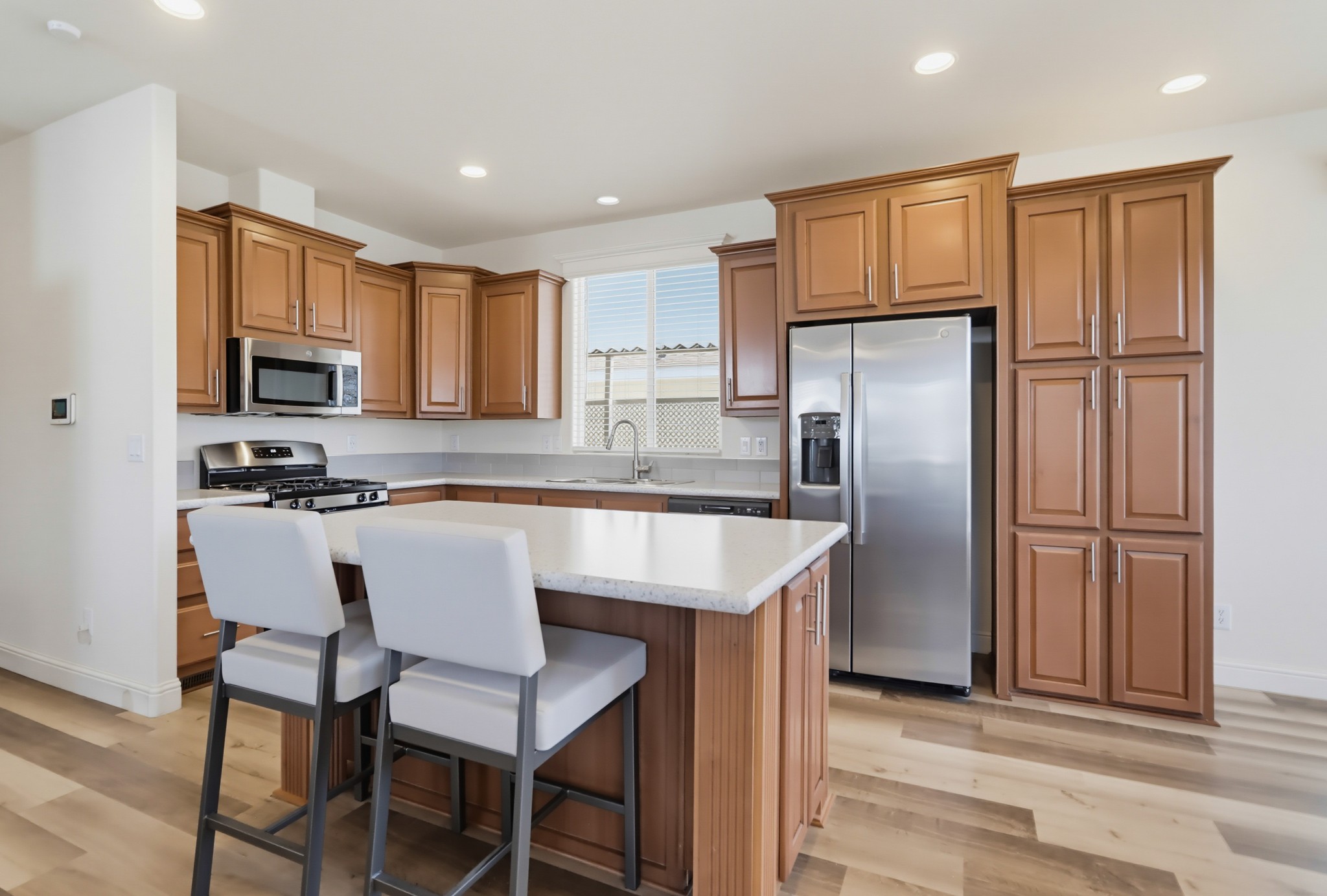 Virtual tour photo 16 of 38 for 1951 47th St Spc 129