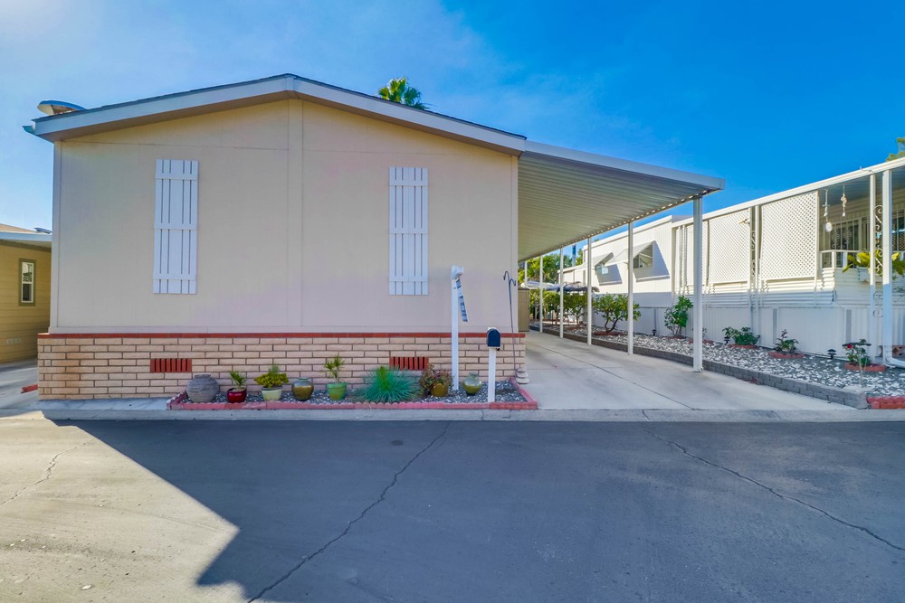 Virtual tour photo 1 of 41 for 1951 47th St SPC 174
