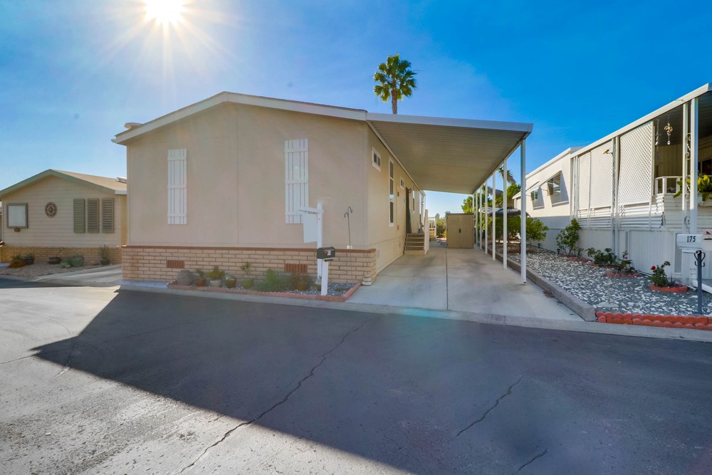 Virtual tour photo 3 of 41 for 1951 47th St SPC 174