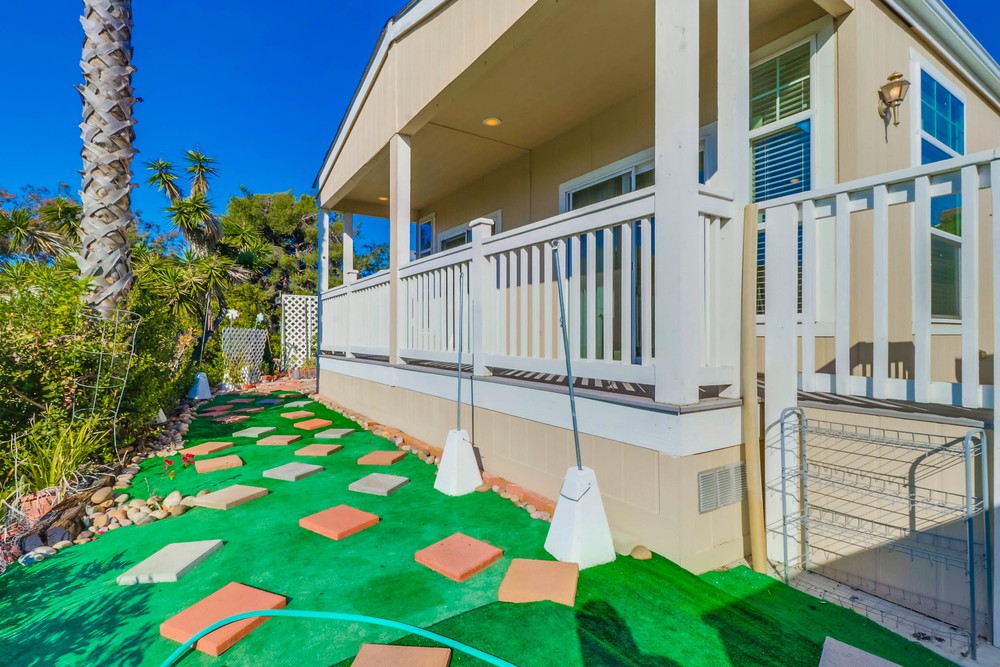 Virtual tour photo 5 of 41 for 1951 47th St SPC 174