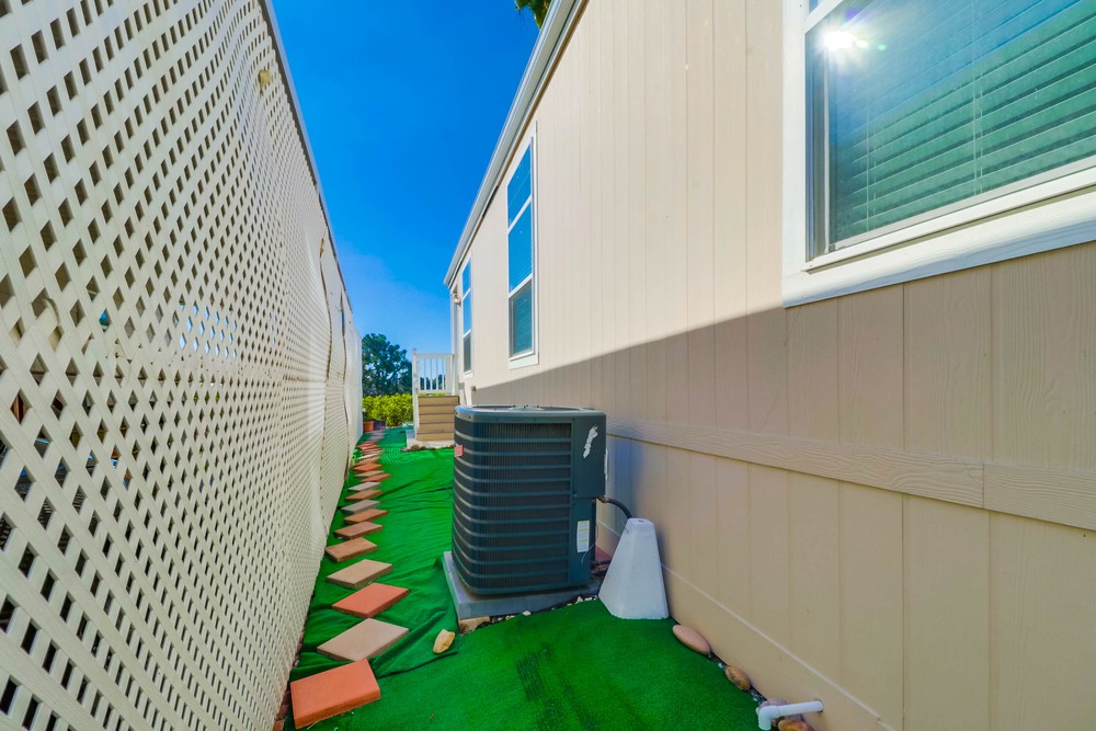 Virtual tour photo 38 of 41 for 1951 47th St SPC 174
