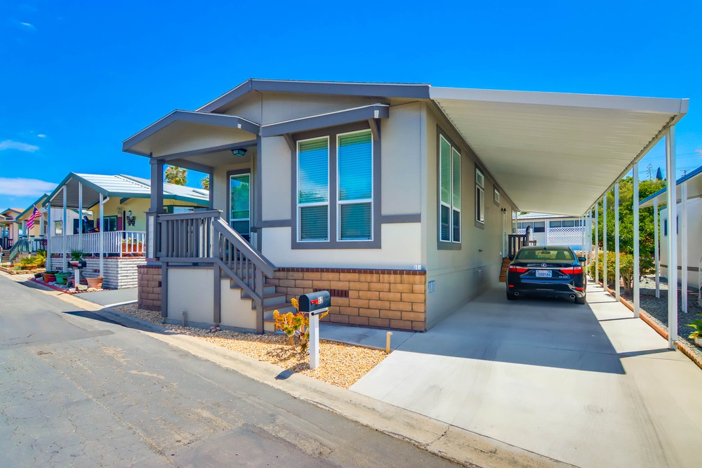 Virtual tour photo 4 of 41 for 1951 47th St SPC 52