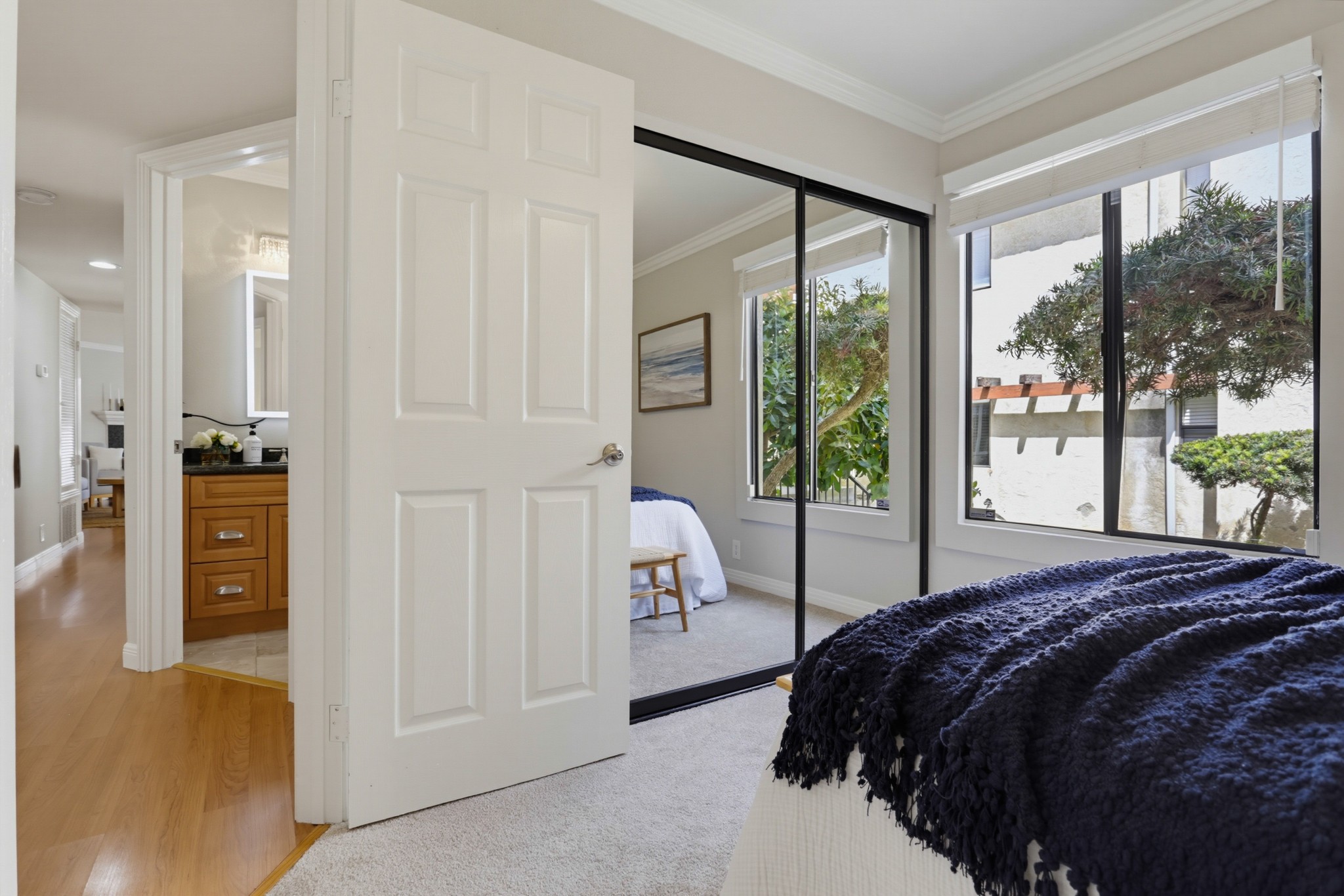 Virtual tour photo 23 of 32 for 1951 Diamond St