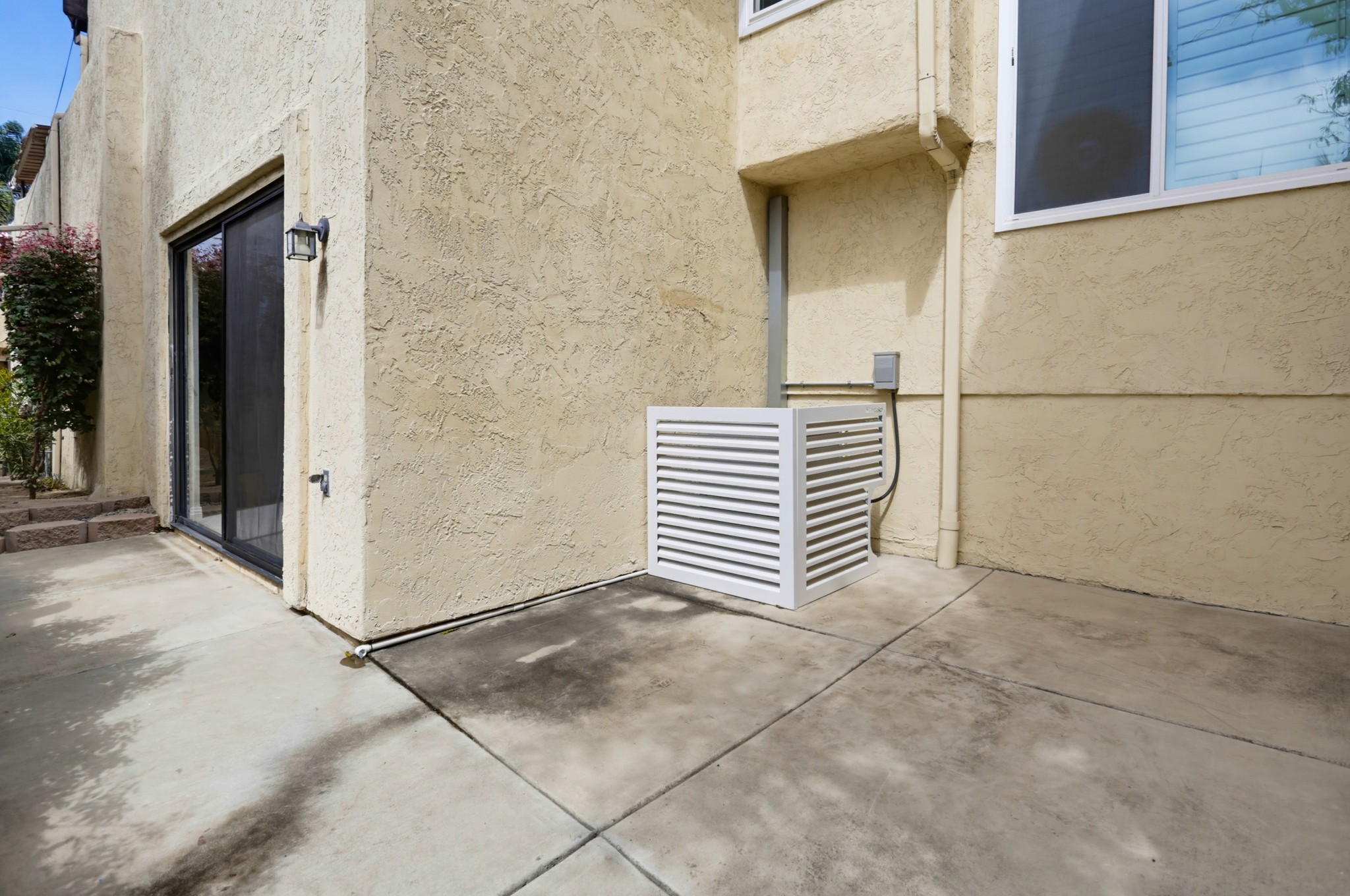 Virtual tour photo 25 of 32 for 1951 Diamond St