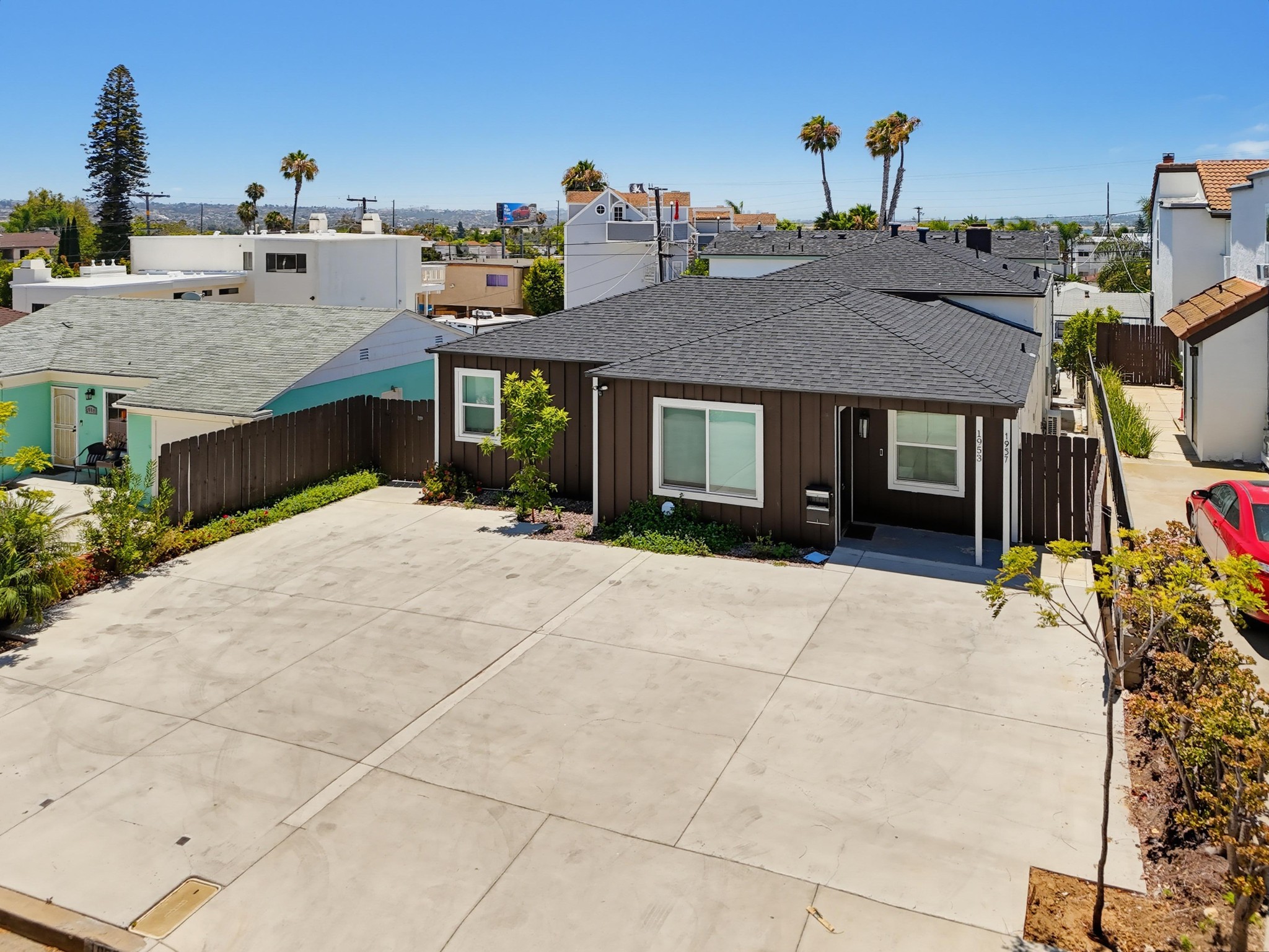Virtual tour photo 1 of 35 for 1953 Emerald St