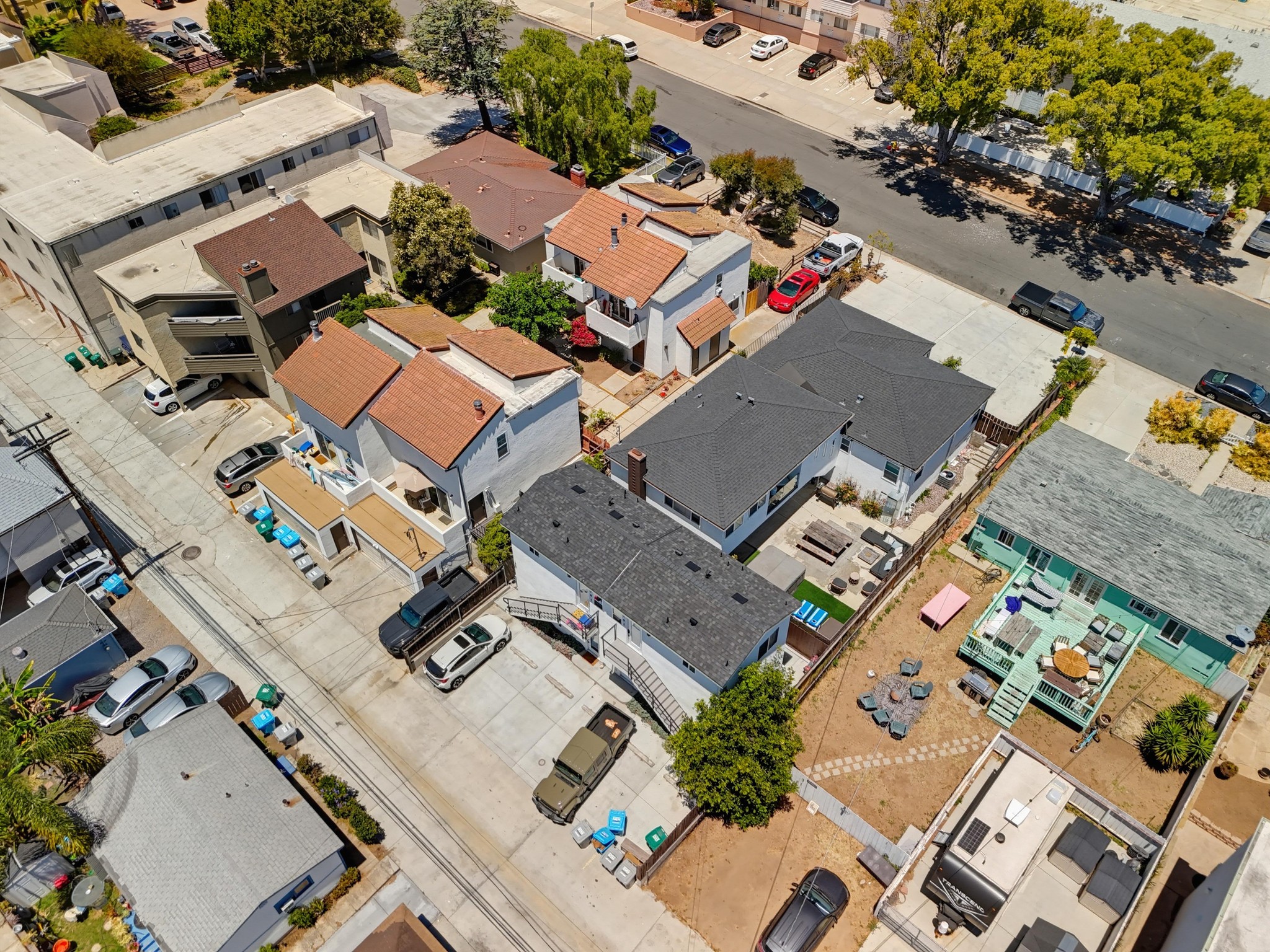 Virtual tour photo 33 of 35 for 1953 Emerald St