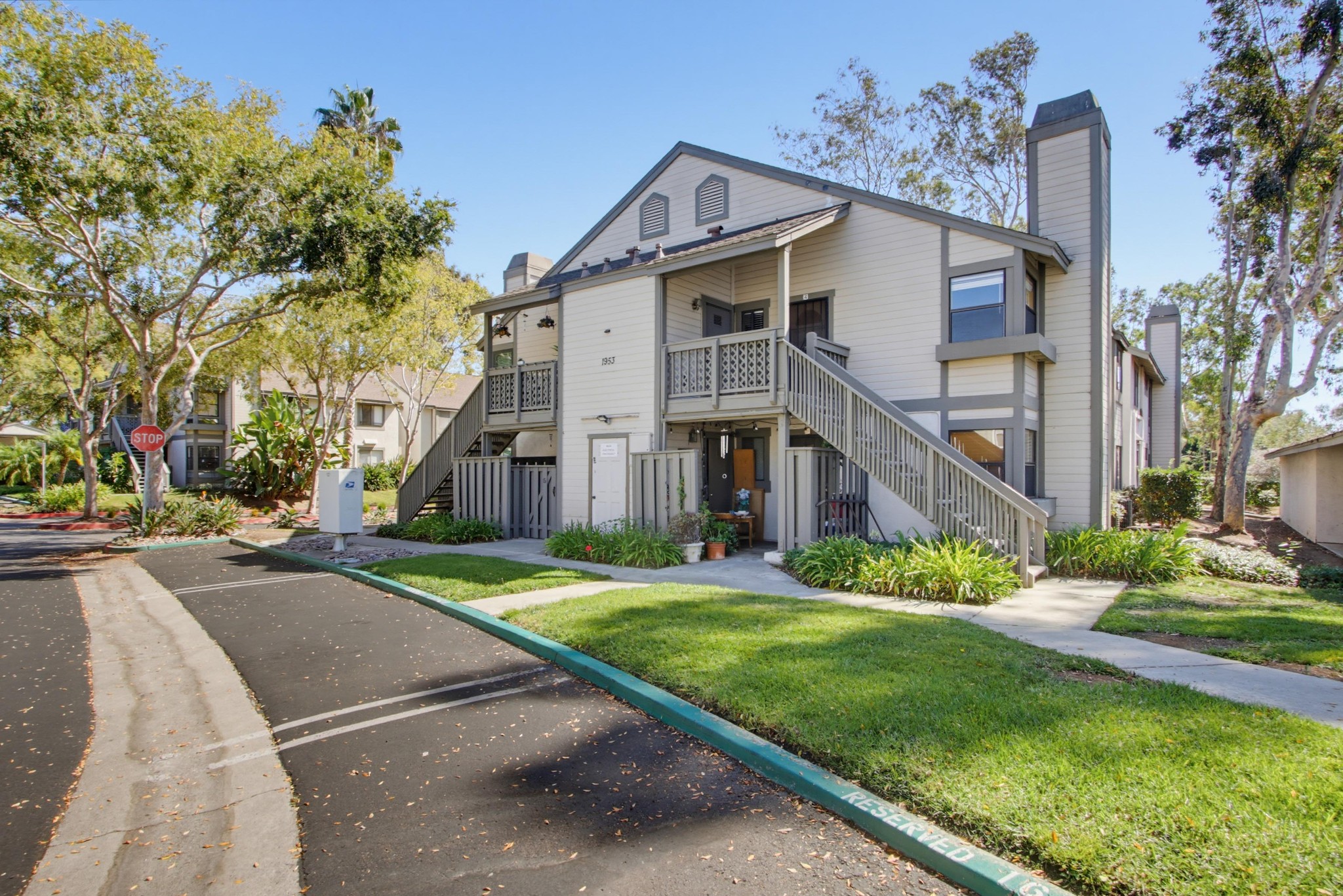 Virtual tour photo 3 of 38 for 1953 Wellington Ln Unit 7