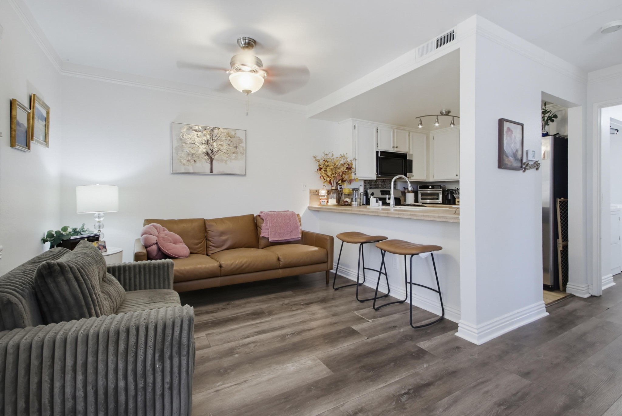 Virtual tour photo 9 of 38 for 1953 Wellington Ln Unit 7