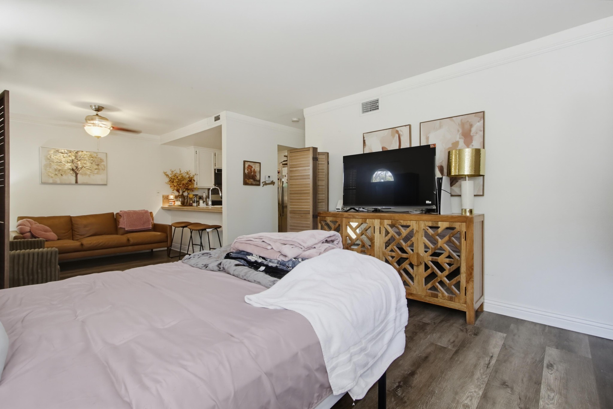 Virtual tour photo 14 of 38 for 1953 Wellington Ln Unit 7