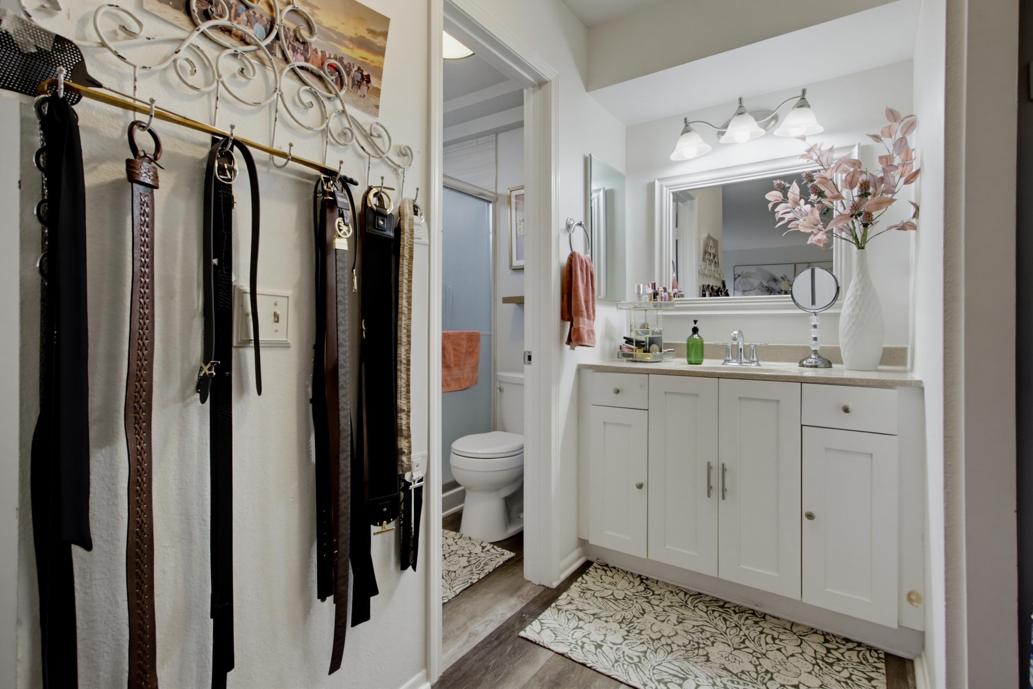 Virtual tour photo 30 of 38 for 1953 Wellington Ln Unit 7