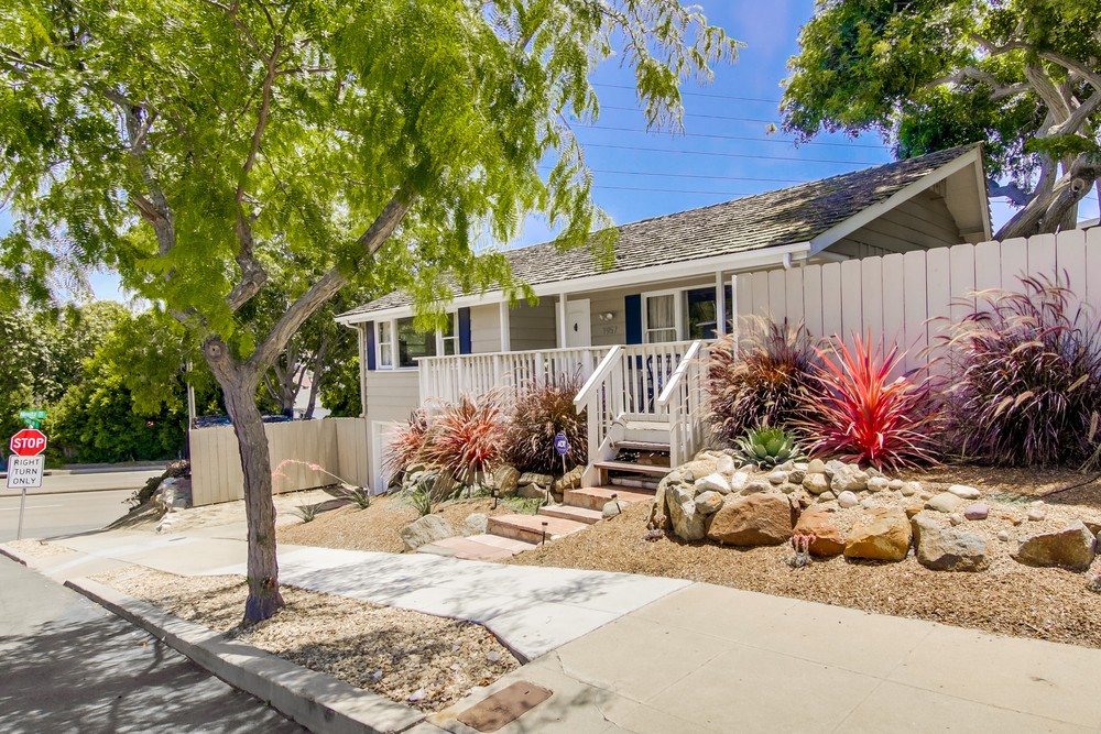 Virtual tour photo 4 of 60 for 1957 Capistrano St