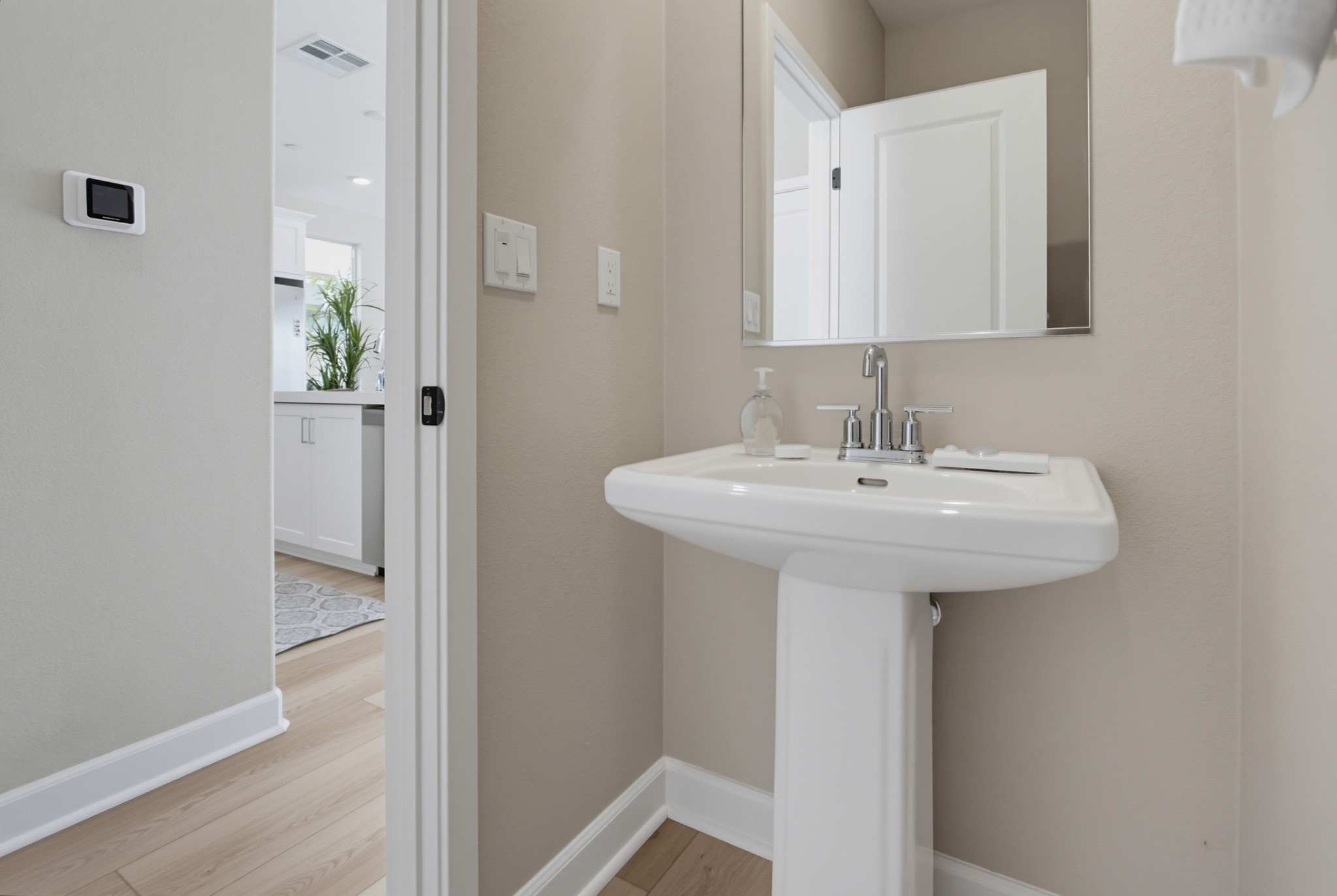 Virtual tour photo 21 of 56 for 1961 Carol Lee Ln