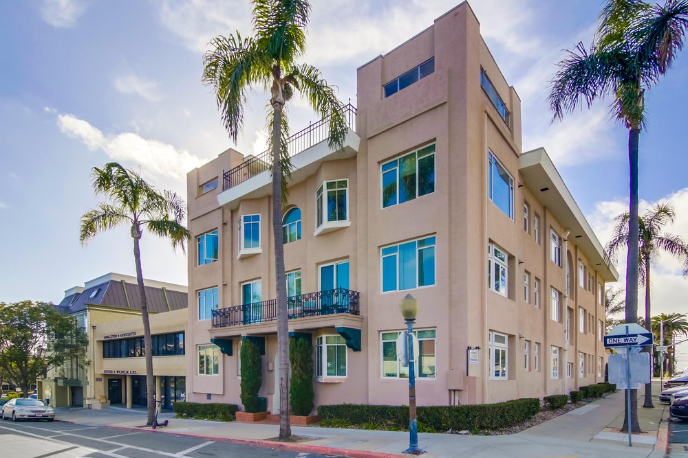 Virtual tour photo 4 of 17 for 1964 Fifth Ave #3