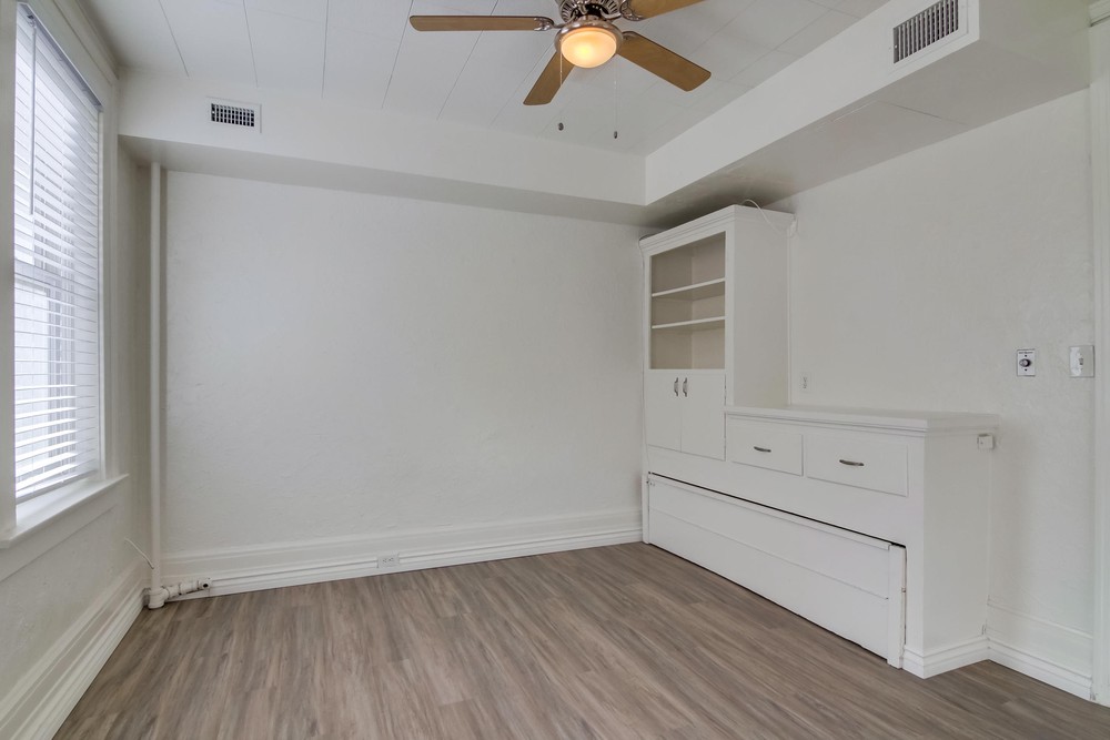 Virtual tour photo 6 of 17 for 1964 Fifth Ave #3