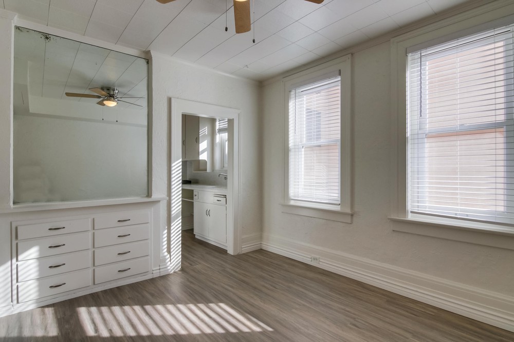Virtual tour photo 9 of 17 for 1964 Fifth Ave #3