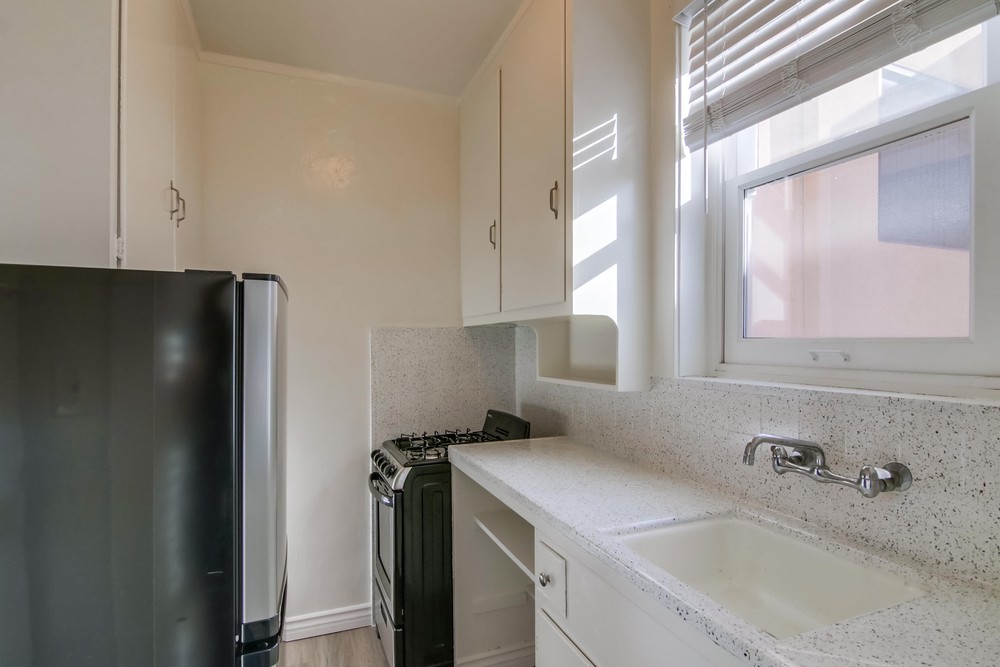 Virtual tour photo 11 of 17 for 1964 Fifth Ave #3