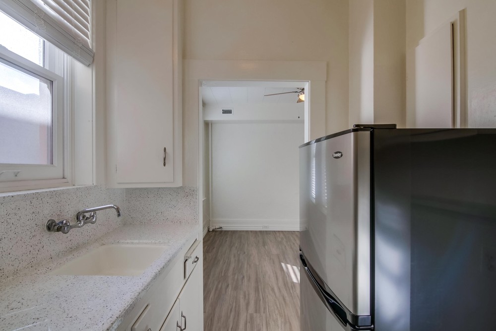 Virtual tour photo 14 of 17 for 1964 Fifth Ave #3