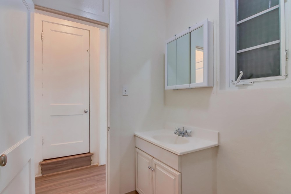 Virtual tour photo 16 of 27 for 1964 Fifth Ave #5