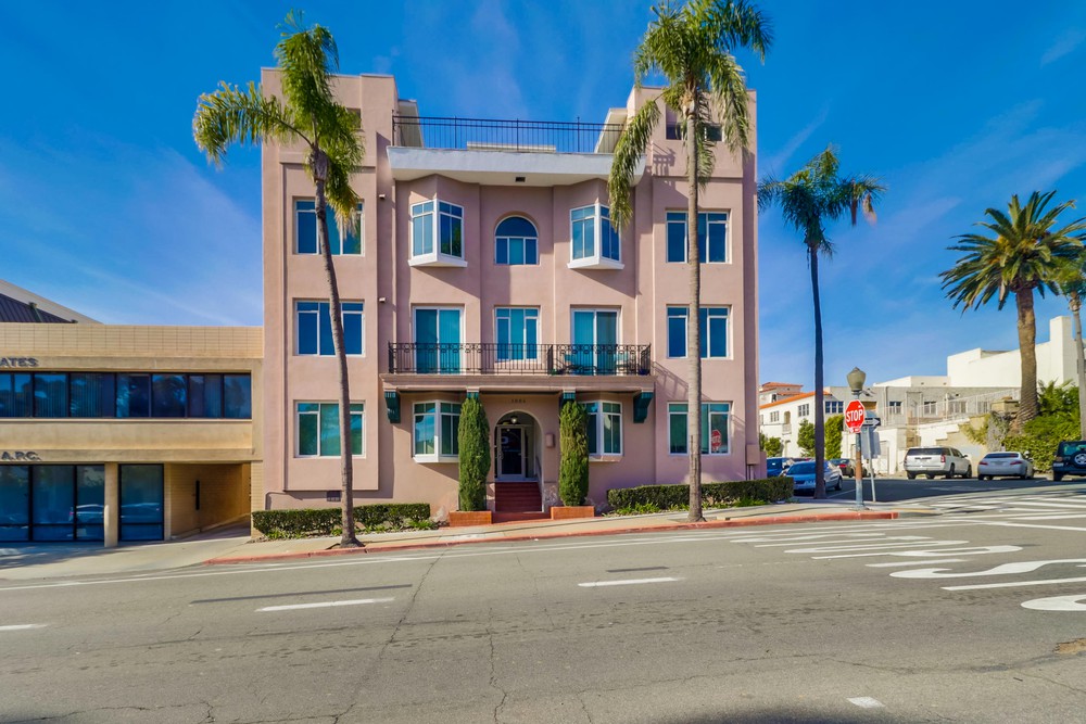 Virtual tour photo 1 of 16 for 1964 Fifth Ave #8