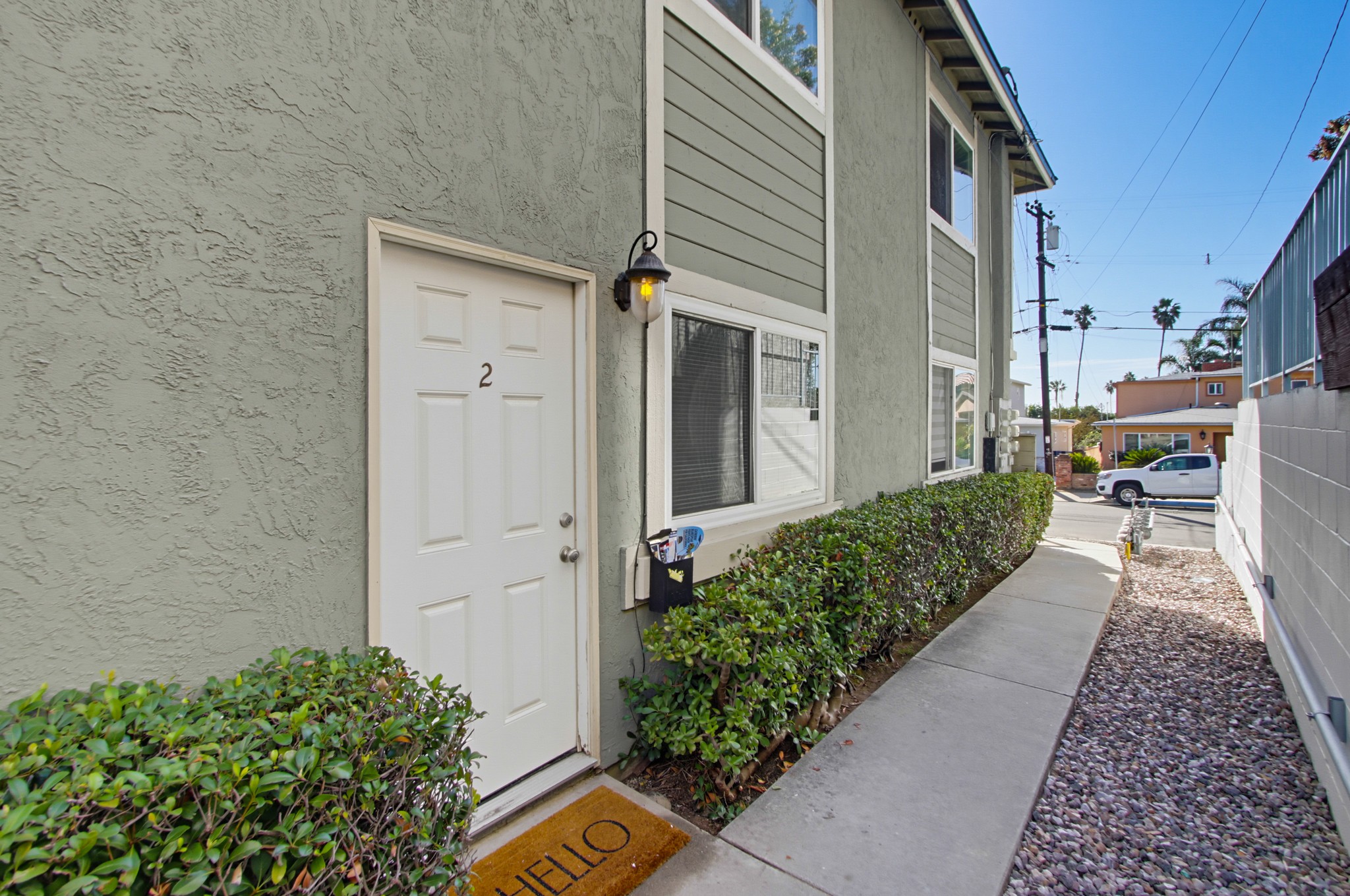 Virtual tour photo 5 of 32 for 1964 Missouri St Apt 2