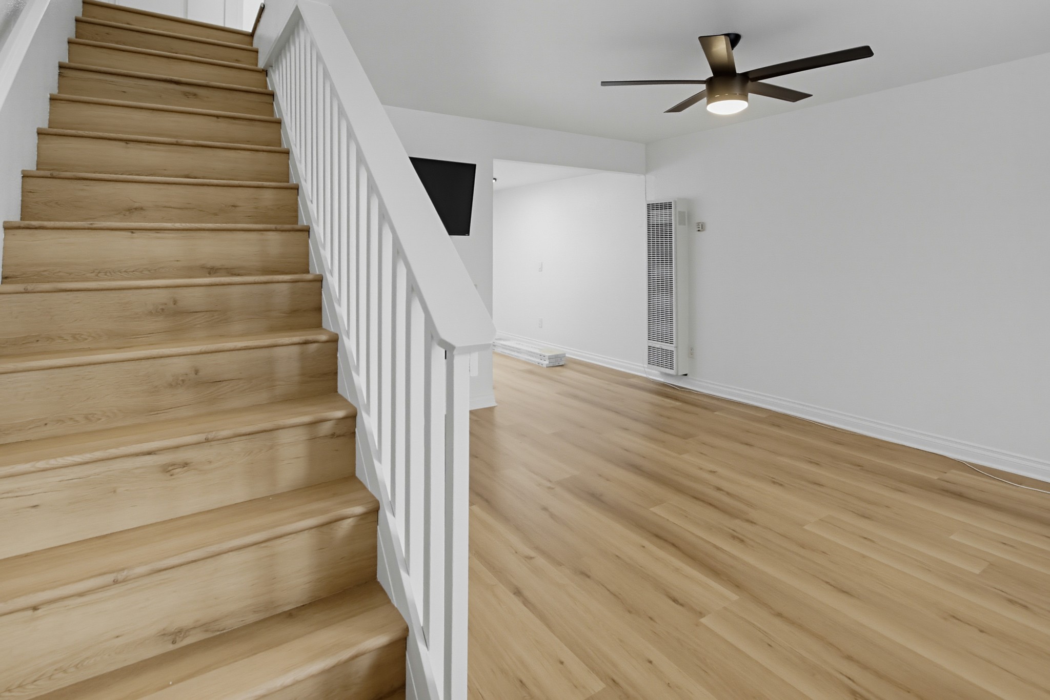 Virtual tour photo 6 of 32 for 1964 Missouri St Apt 2
