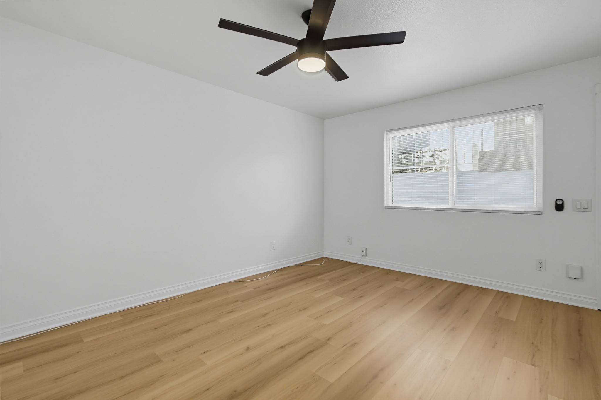 Virtual tour photo 11 of 32 for 1964 Missouri St Apt 2