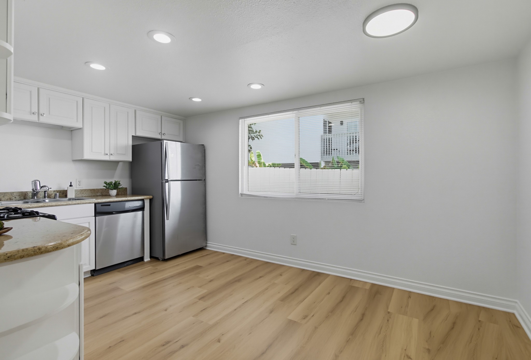 Virtual tour photo 15 of 32 for 1964 Missouri St Apt 2