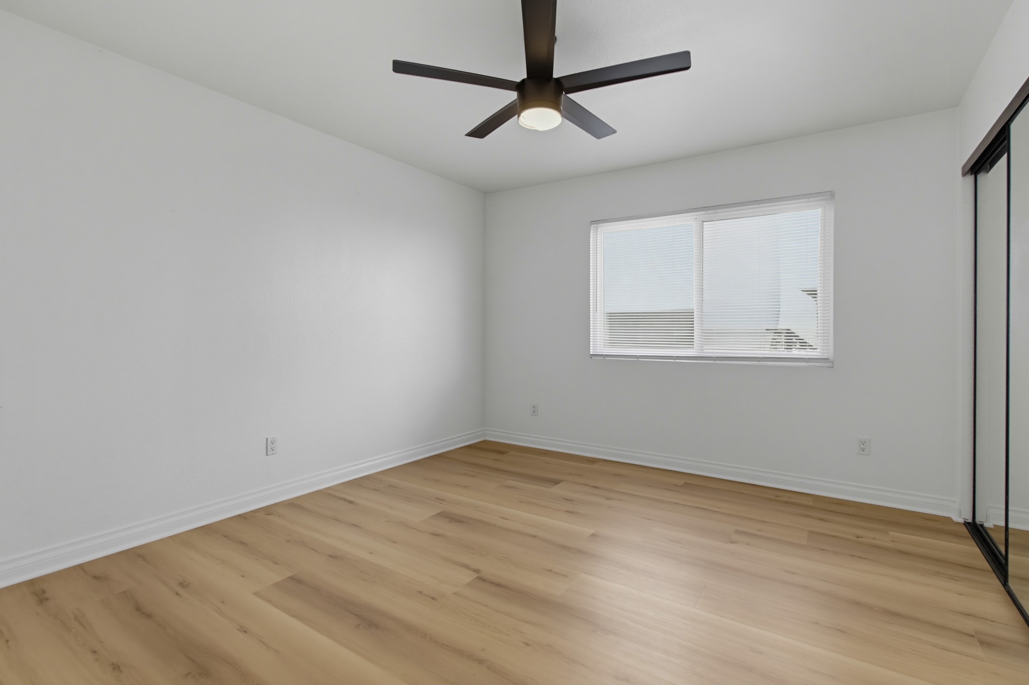 Virtual tour photo 20 of 32 for 1964 Missouri St Apt 2