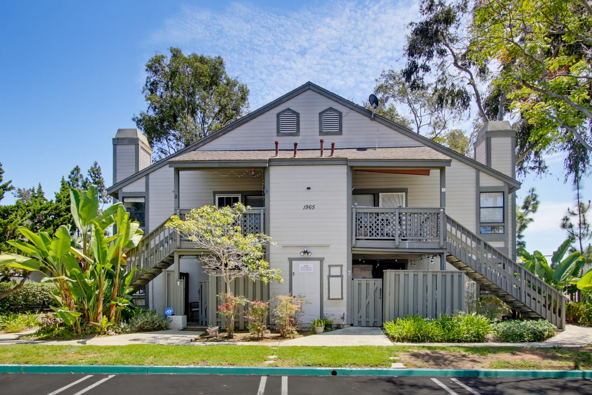 Virtual tour photo 1 of 38 for 1965 Wellington Ln Unit 2