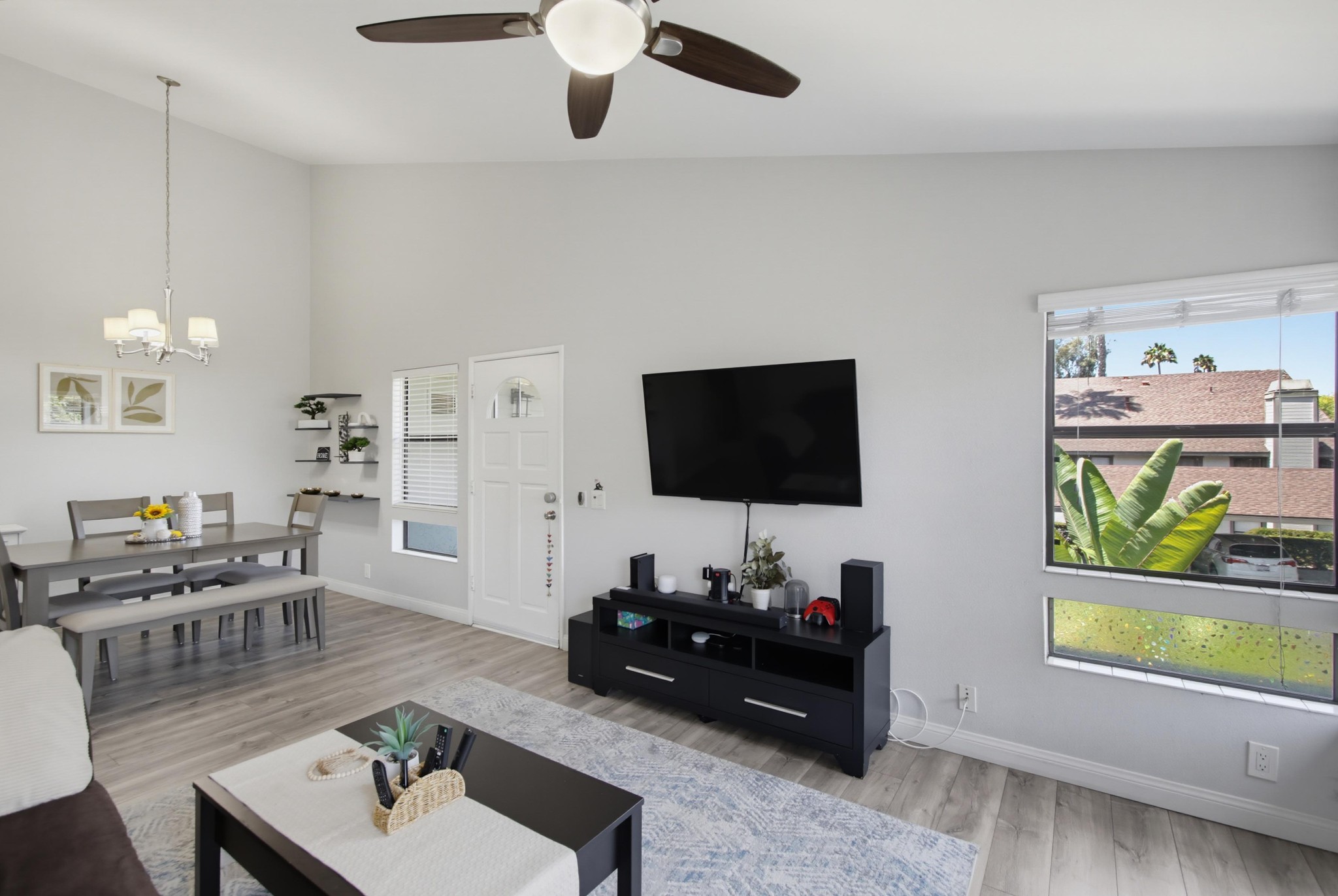 Virtual tour photo 10 of 38 for 1965 Wellington Ln Unit 2