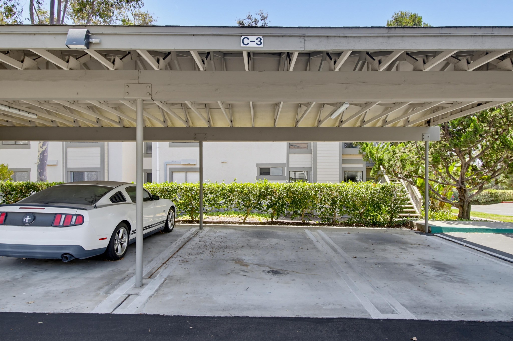 Virtual tour photo 29 of 38 for 1965 Wellington Ln Unit 2